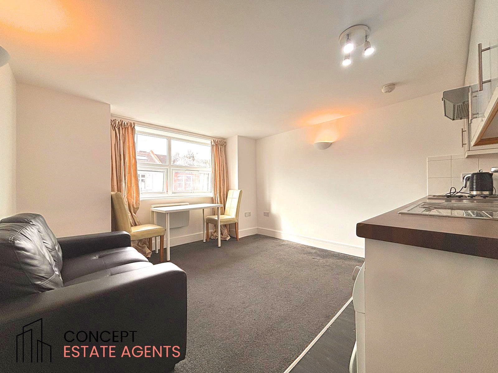 Flat Kenlor Road in Greater London