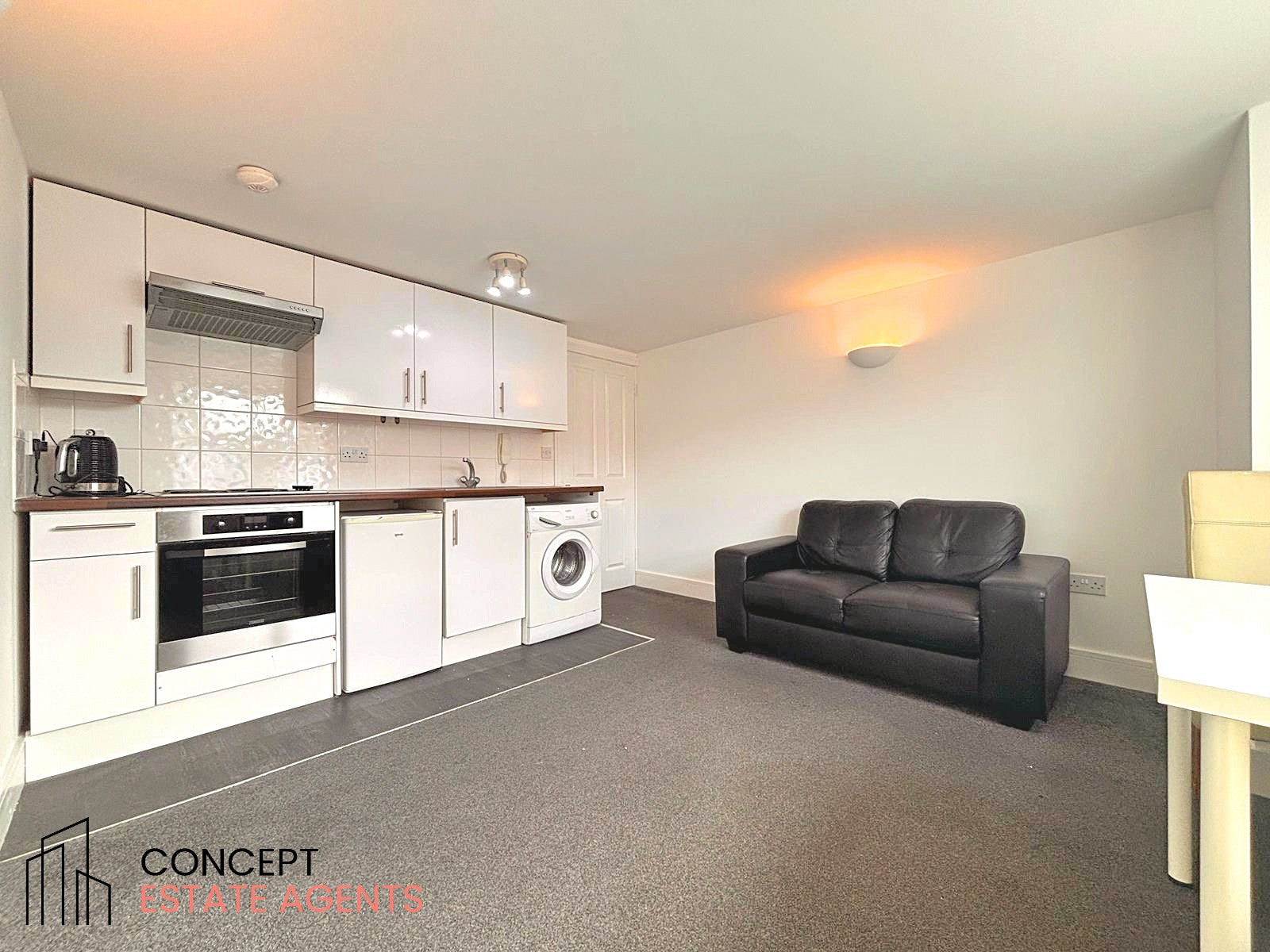 Flat Kenlor Road in Greater London