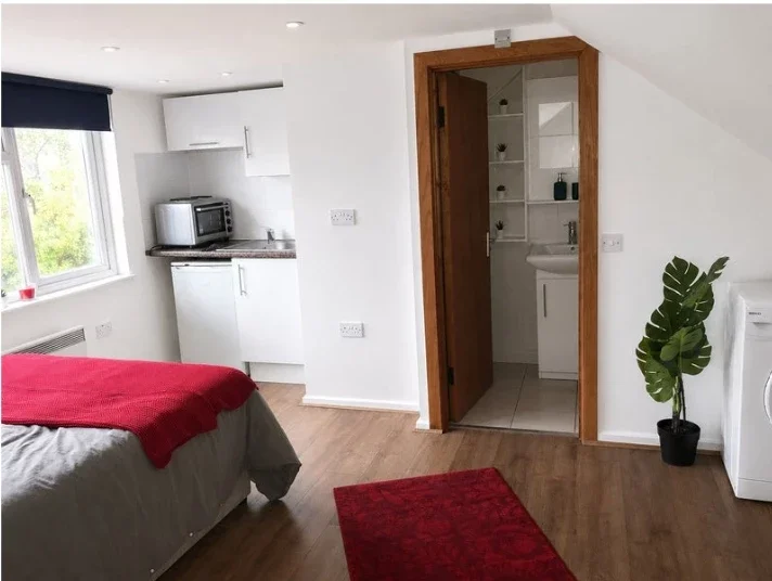 Flat Middleham Road in Greater London