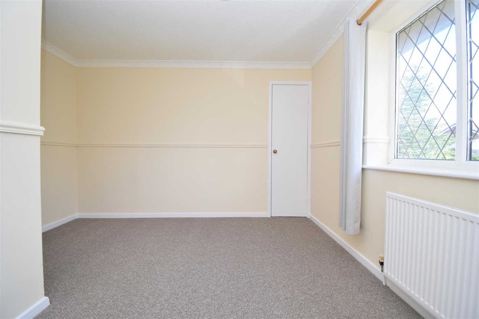 Flat Wordsworth Grove in Wakefield