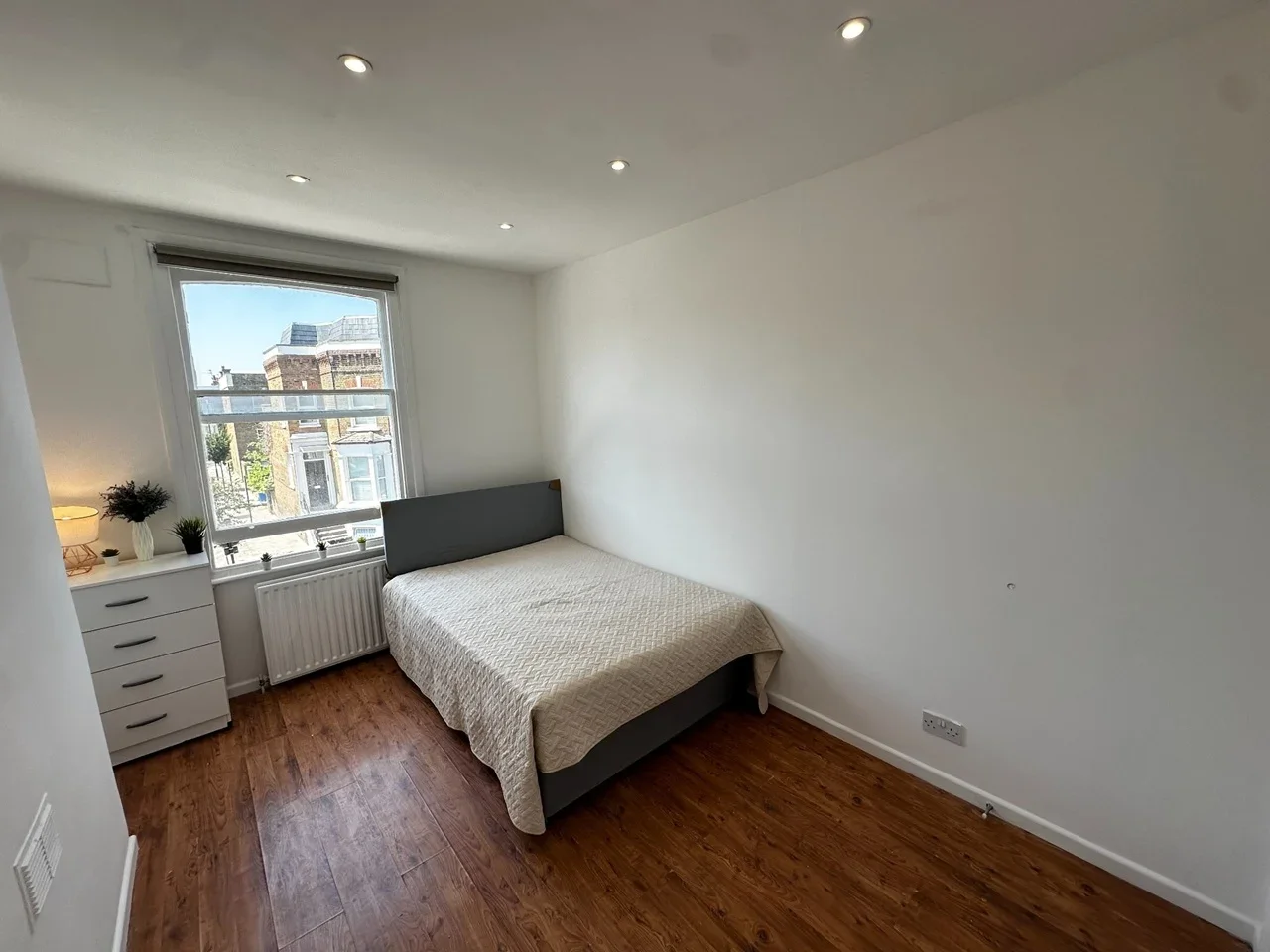 Room Portnall Road in City of Westminster
