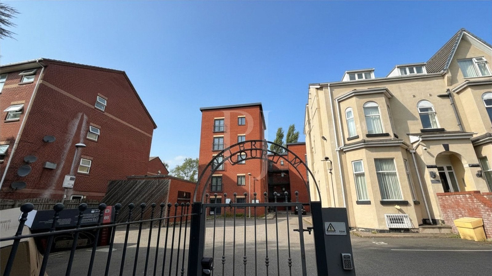 Flat Wilbraham Road in Manchester