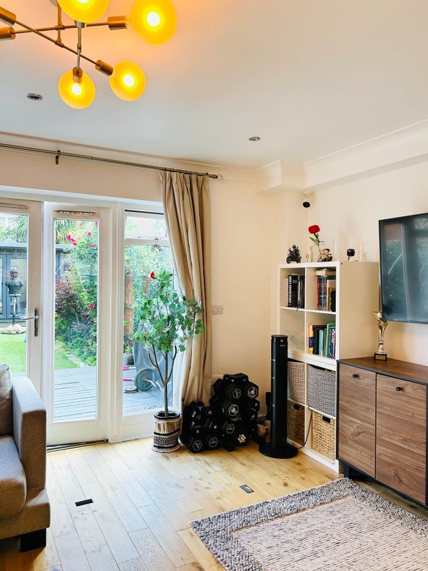 House Benjamin Mews in Greater London