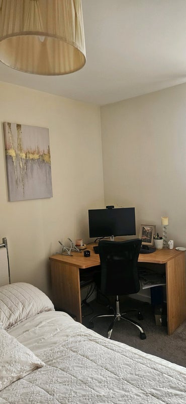Flat New Road in Brentwood