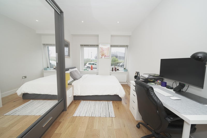 Room High Street in Greater London