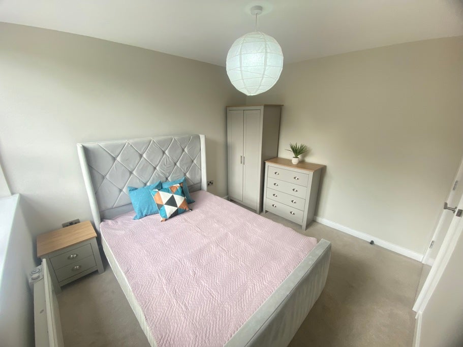 Flat Kirkstall Road in Leeds