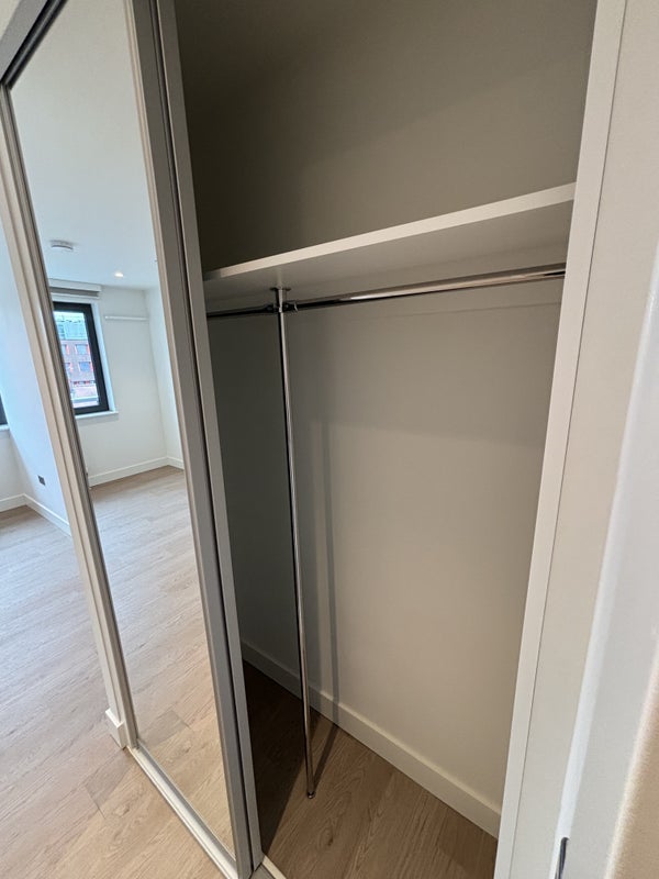 Room Park Lane in Greater London
