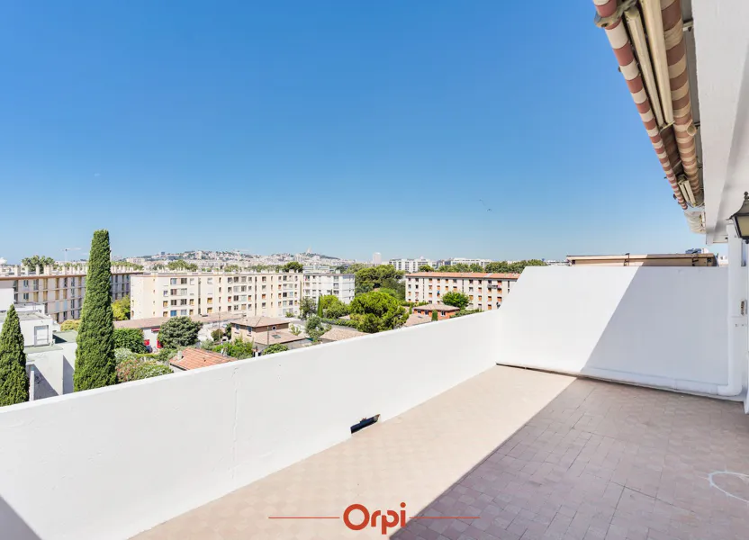 Flat Boulevard Larrat in Marseille