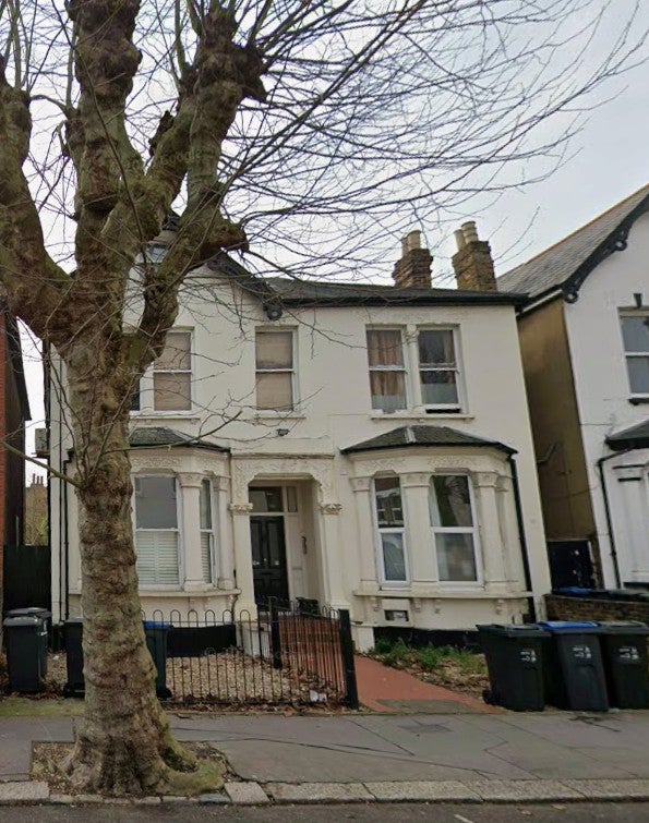 Flat Whitworth Road in Greater London