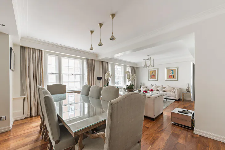 Flat Sloane Street in Greater London