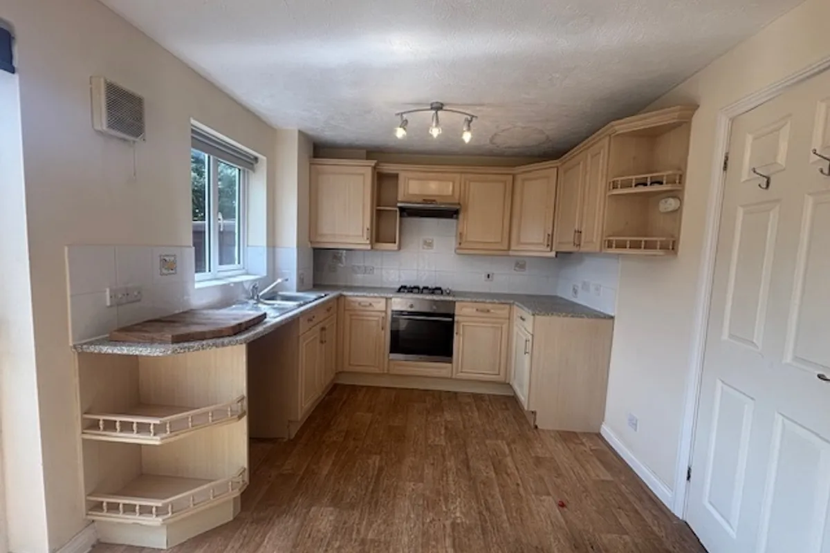 House Meadowsweet Drive in Calne