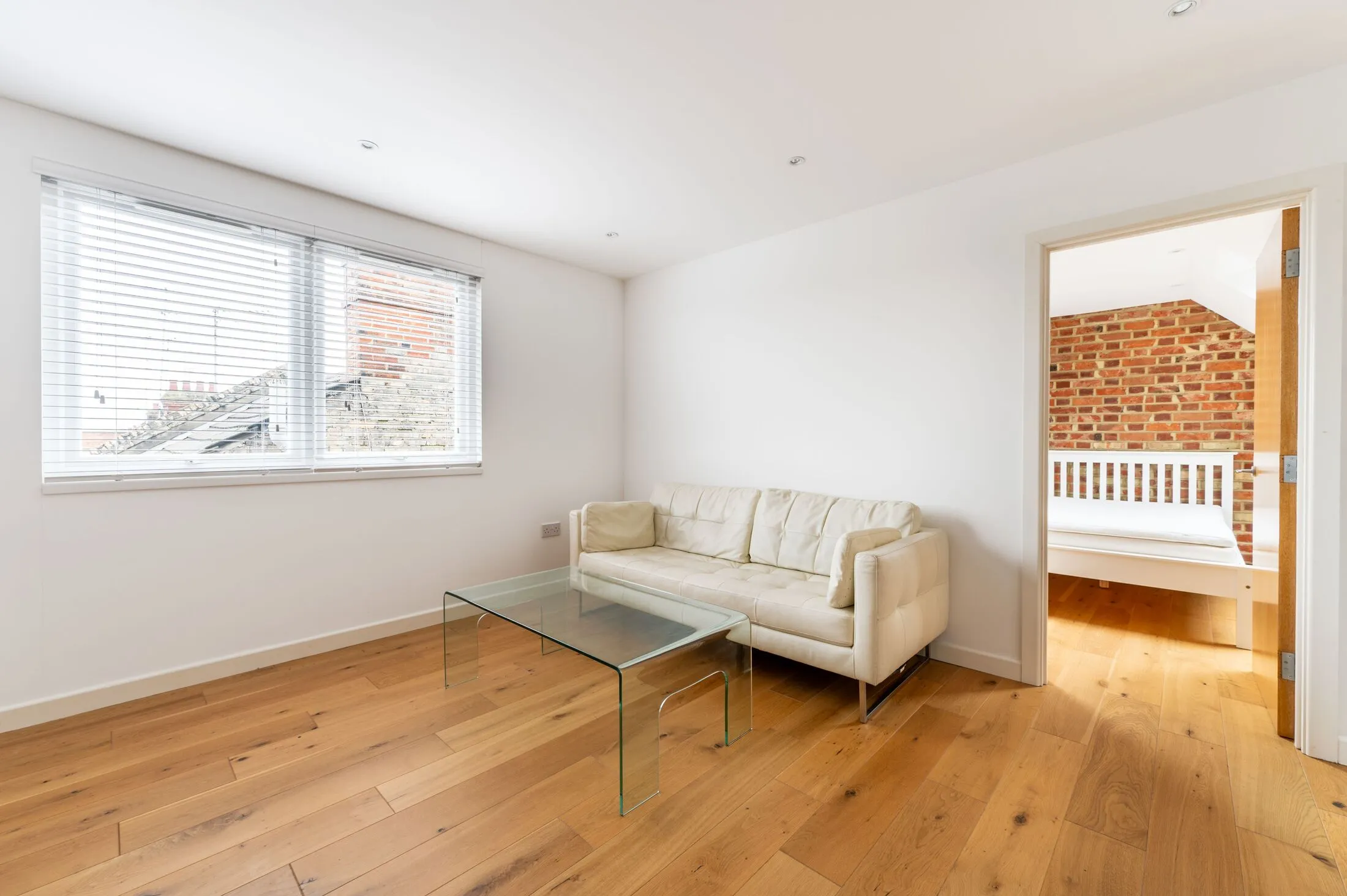 Flat Riffel Road in Greater London