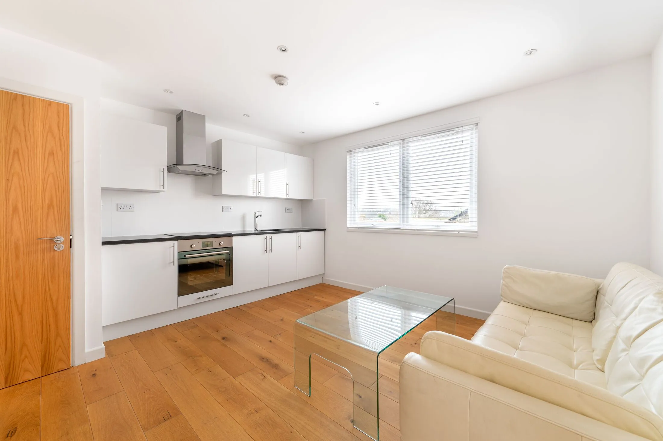 Flat Riffel Road in Greater London
