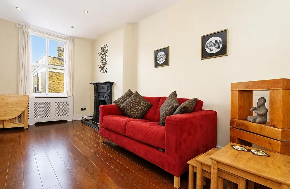 Flat Hendre Road in Greater London