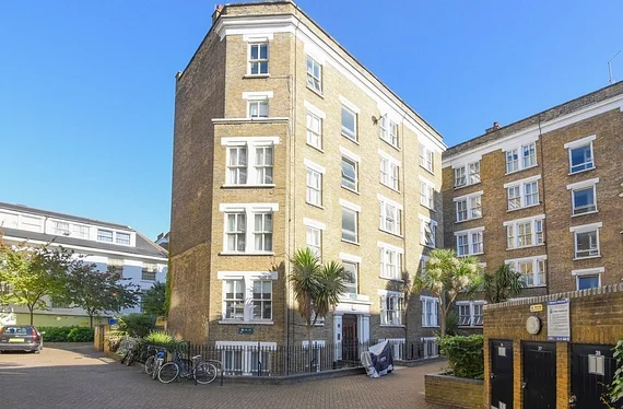 Flat Hendre Road in Greater London