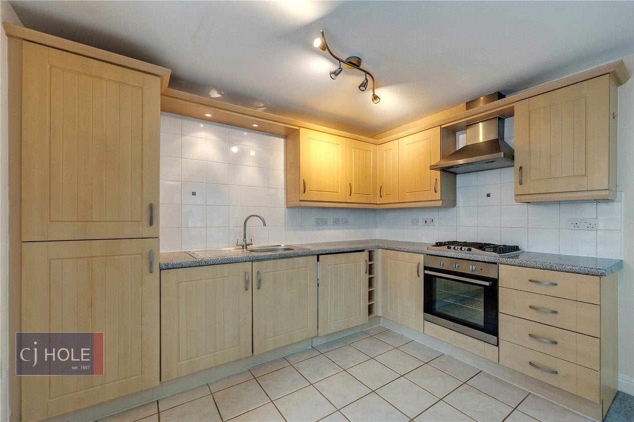 Flat Kingswood Heights in Bristol