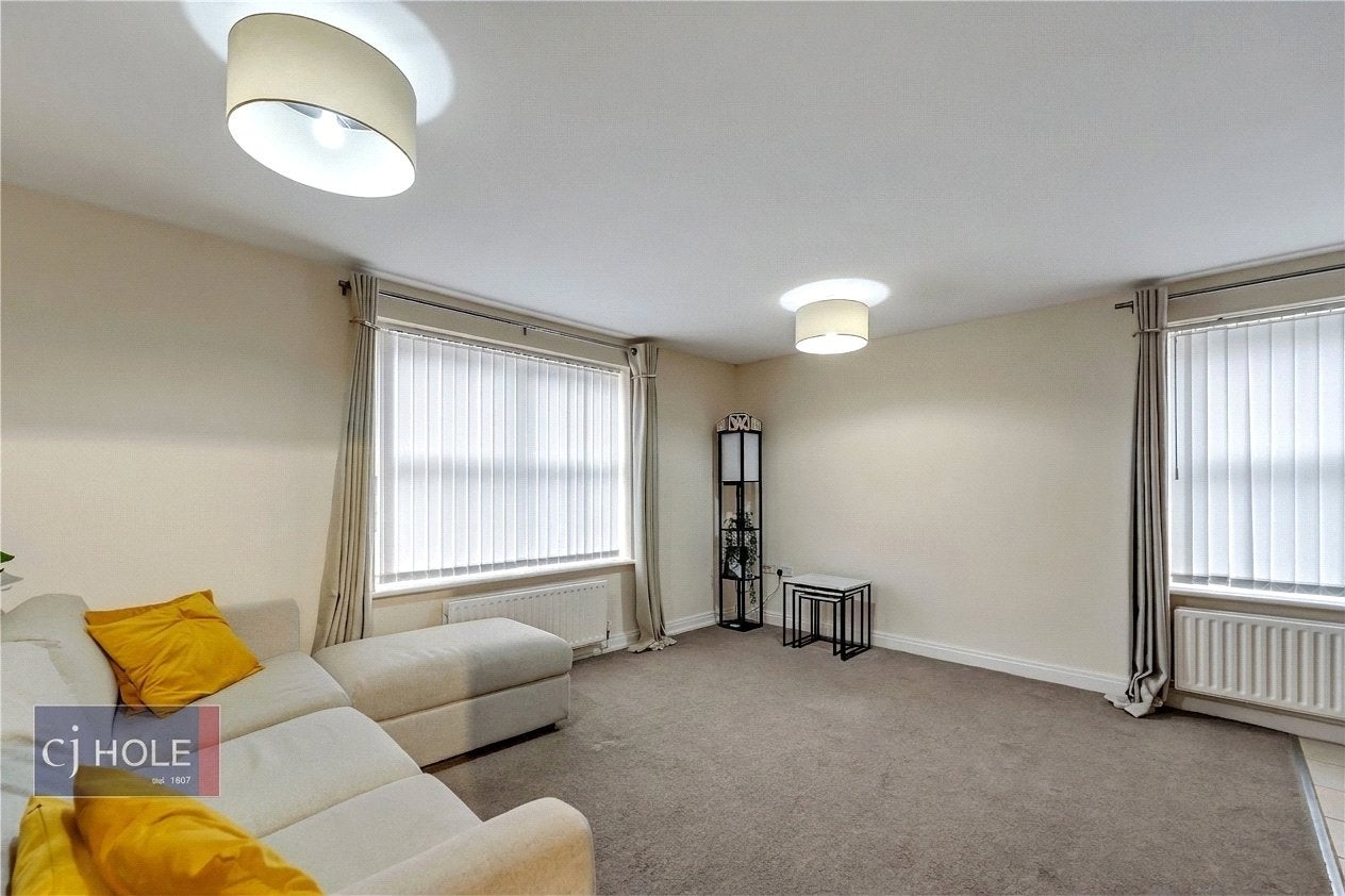 Flat Kingswood Heights in Bristol