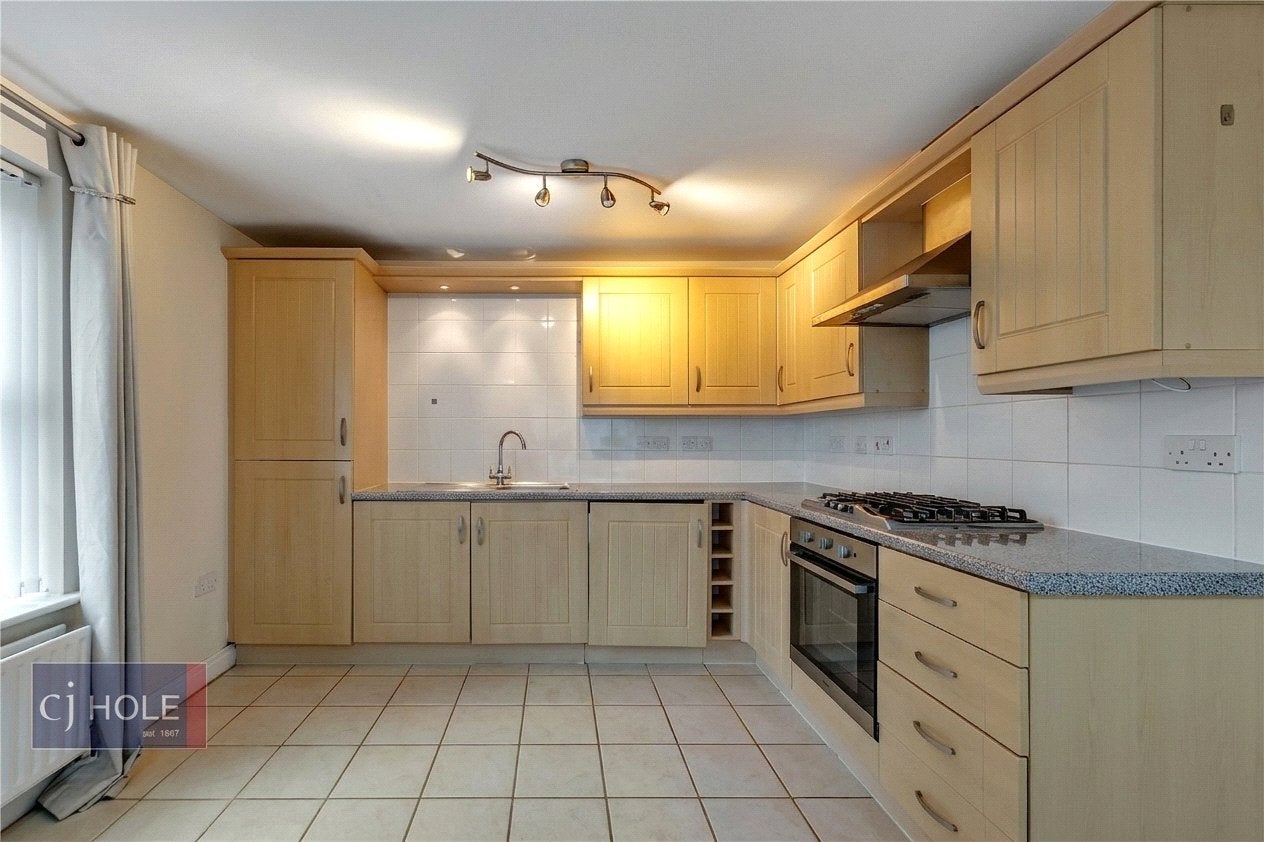 Flat Kingswood Heights in Bristol