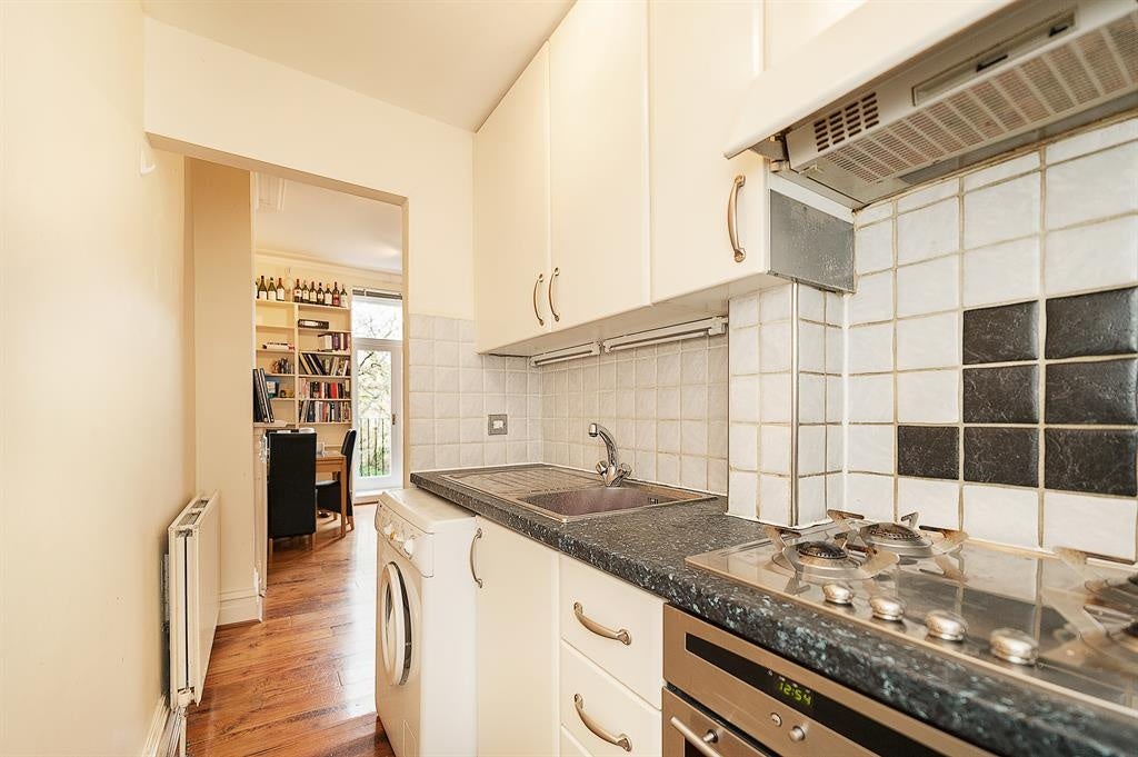 Flat Fairhazel Gardens in Greater London