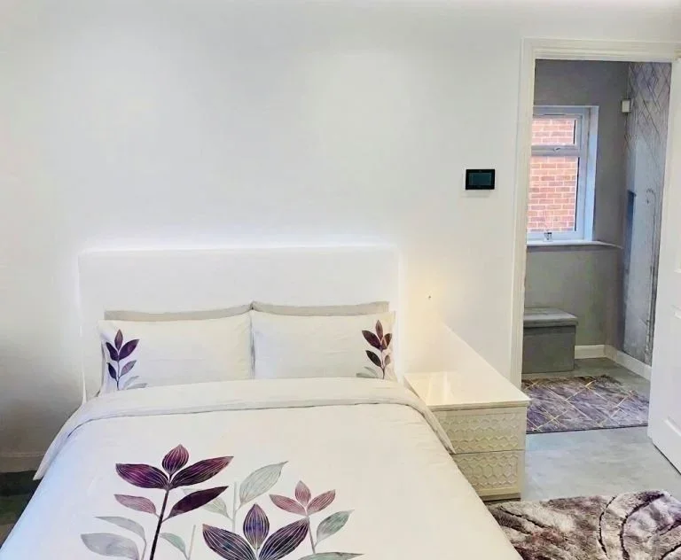 Room Bedonwell Road in Greater London
