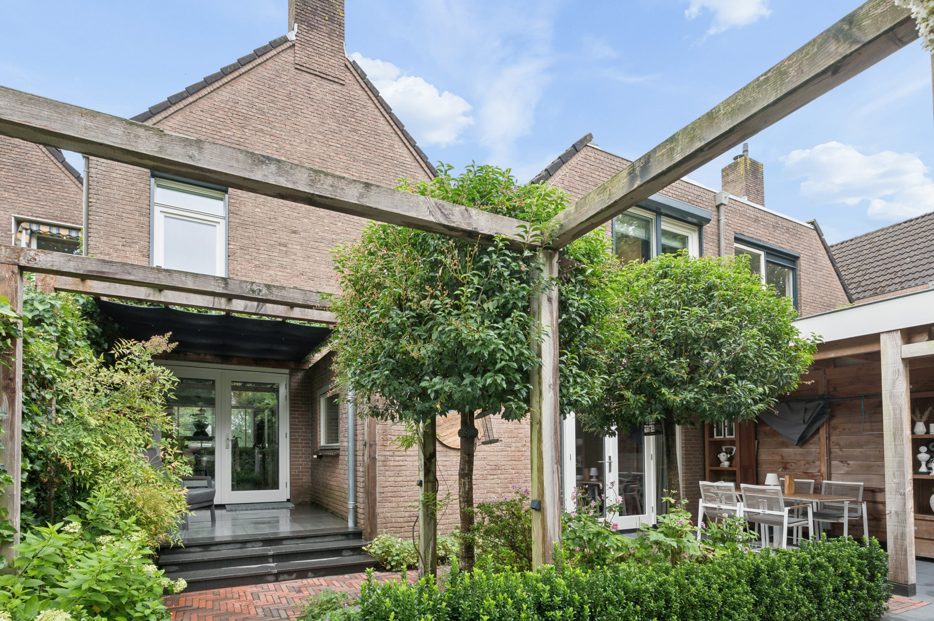 Tussenwoning te koop: Markiezenhof 33, Ede