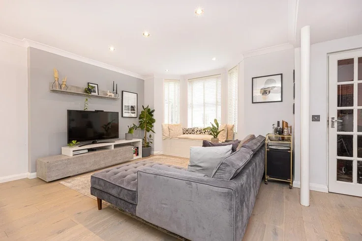 Flat St Julian's Road in Greater London