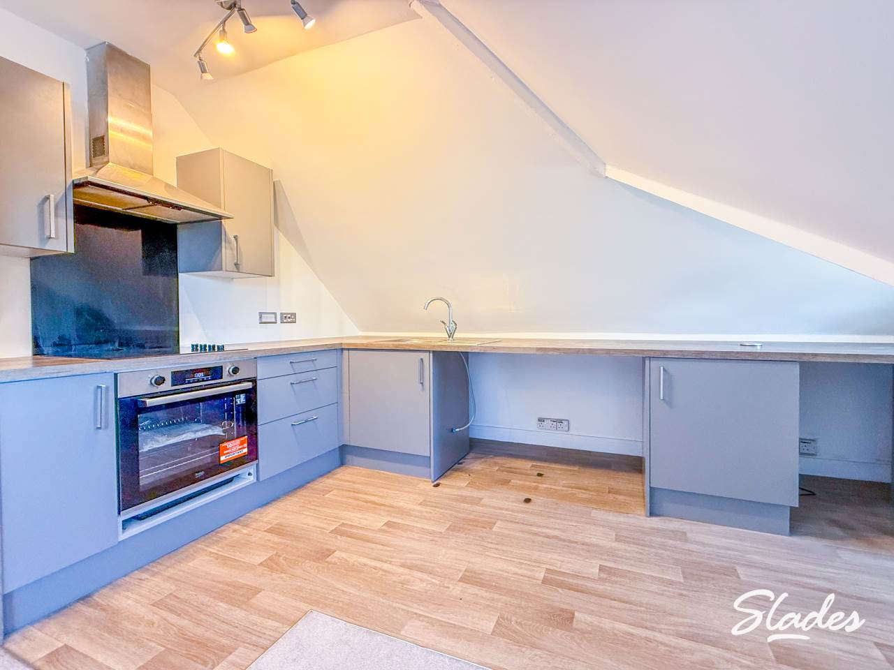 Flat Holdenhurst Road in Bournemouth