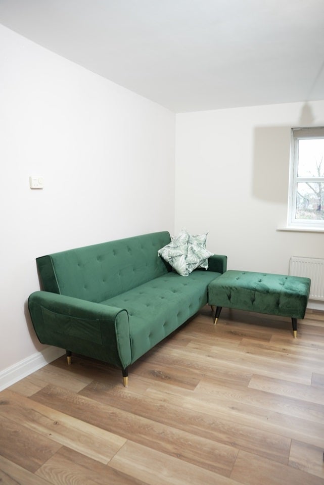 Flat Coral Close in Derby