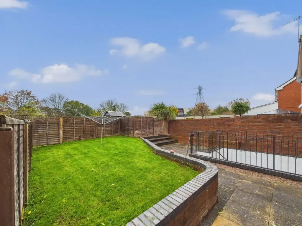 Flat Himbleton Road in Worcester