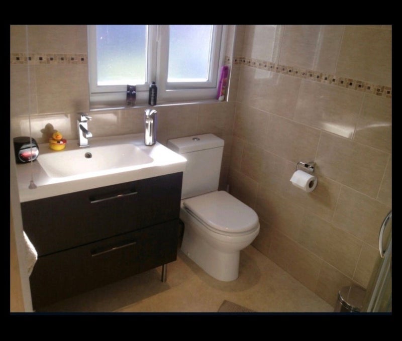 Room Graham Road in Greater London
