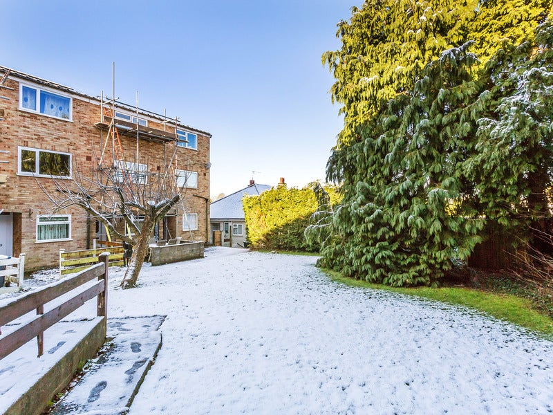 Flat Albert Road in Warlingham