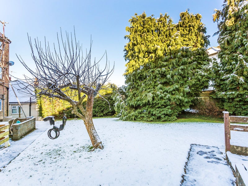 Flat Albert Road in Warlingham