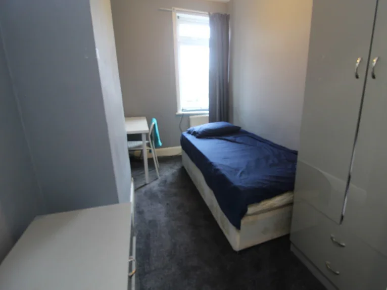 Room Northumberland Avenue in Reading