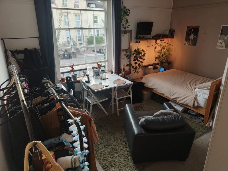 Room Cheltenham Road in Bristol