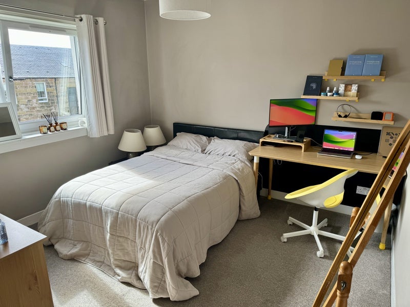 Room Thornwood Road in Glasgow