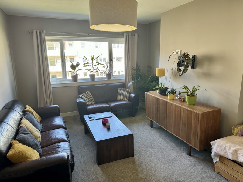 Room Thornwood Road in Glasgow