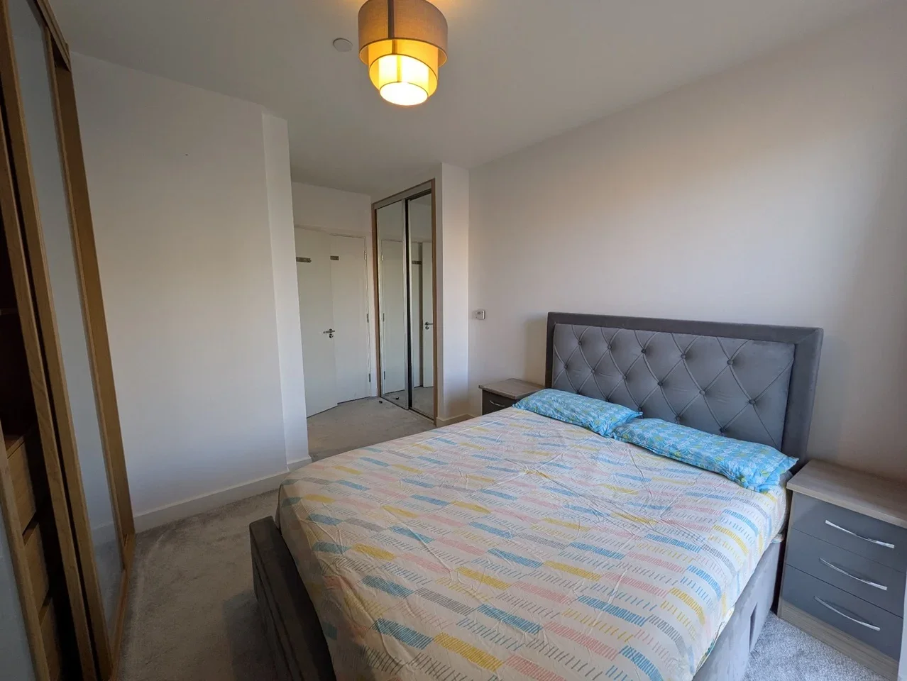 Flat Fergus Street in Greater London