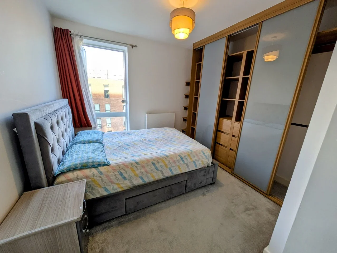 Flat Fergus Street in Greater London