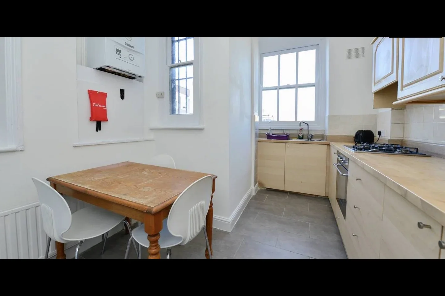 Room Turner Street in Greater London