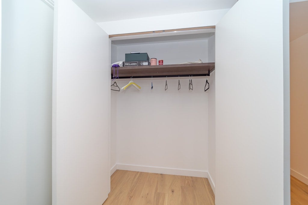 Flat Nile Street in Greater London