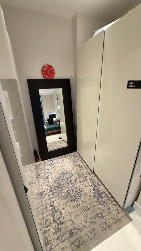 Room Commercial Road in Greater London