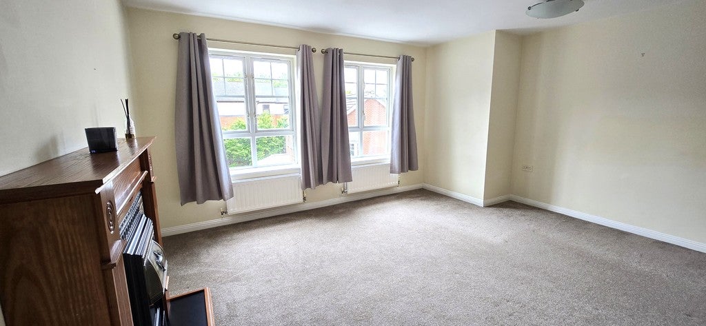 Flat Alexandra Mews in Tamworth
