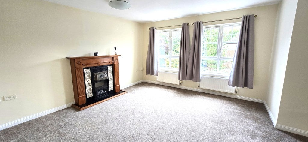 Flat Alexandra Mews in Tamworth