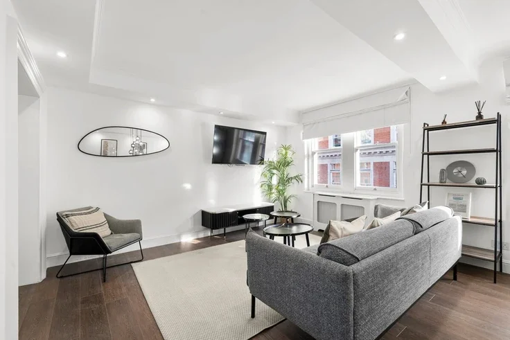 Flat Mortimer Street in City of Westminster