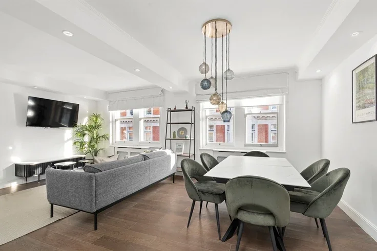 Flat Mortimer Street in City of Westminster