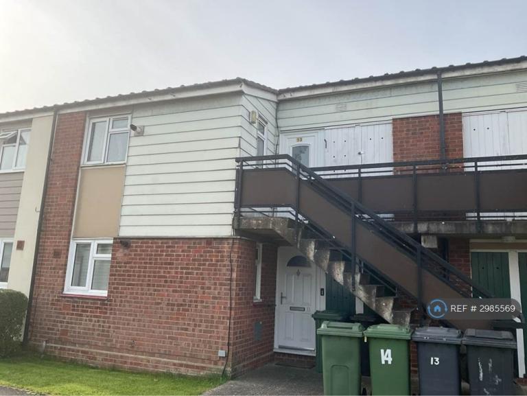 Flat Maldive Road in Basingstoke and Deane