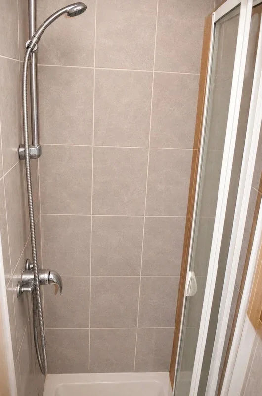 Room Harringay Gardens in Greater London