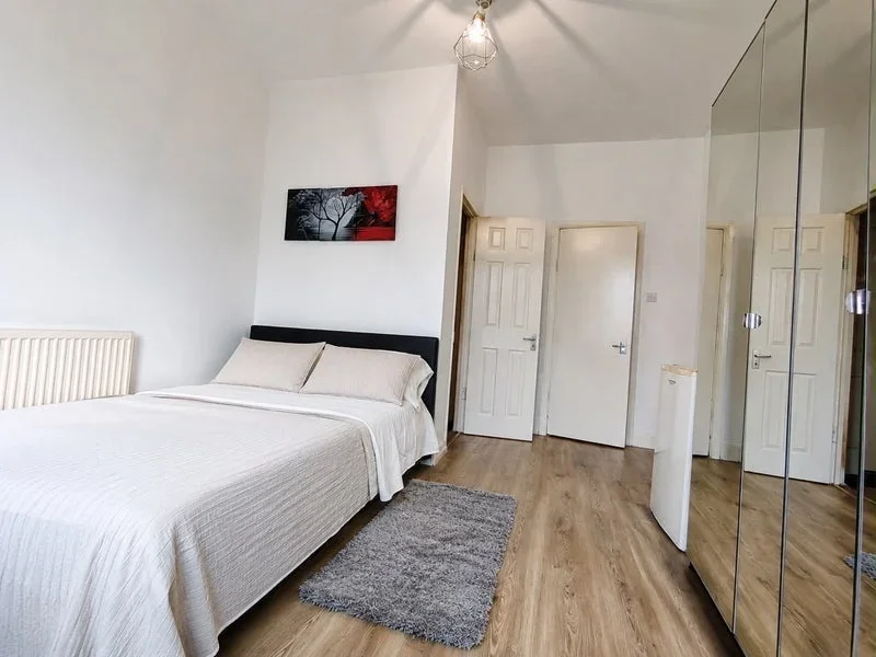 Room Harringay Gardens in Greater London