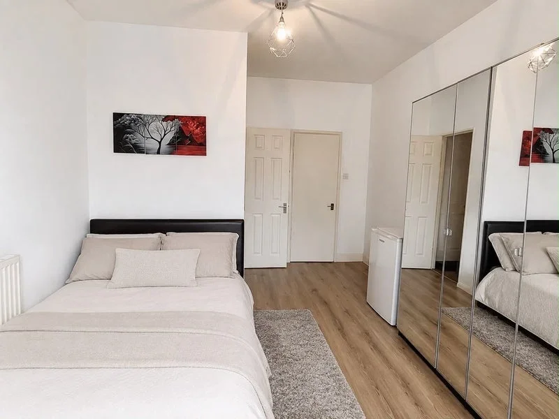 Room Harringay Gardens in Greater London