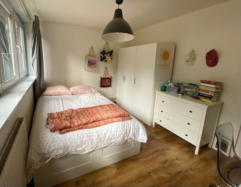 Room Westbourne Park Road in City of Westminster